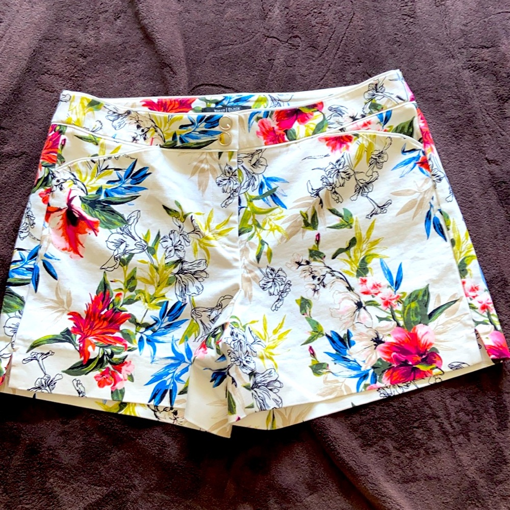 White House Black Market Ecru Floral 4” Shorts